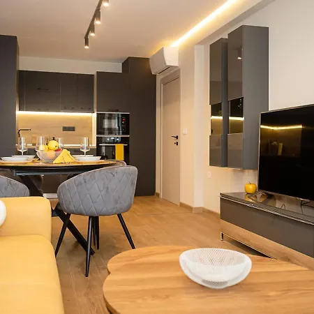 Apartament Cozy 1-bedroom With Sea View & Parking By Flat Mаnаger